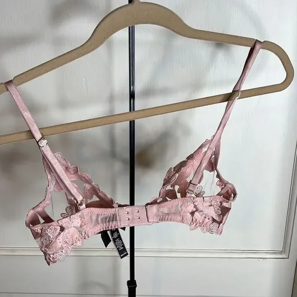 Victoria’s Secret Very Sexy Luxe Plunge Demi Floral Lace Bra Size 32C